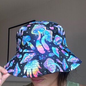 Trippy psychedelic bucket hat